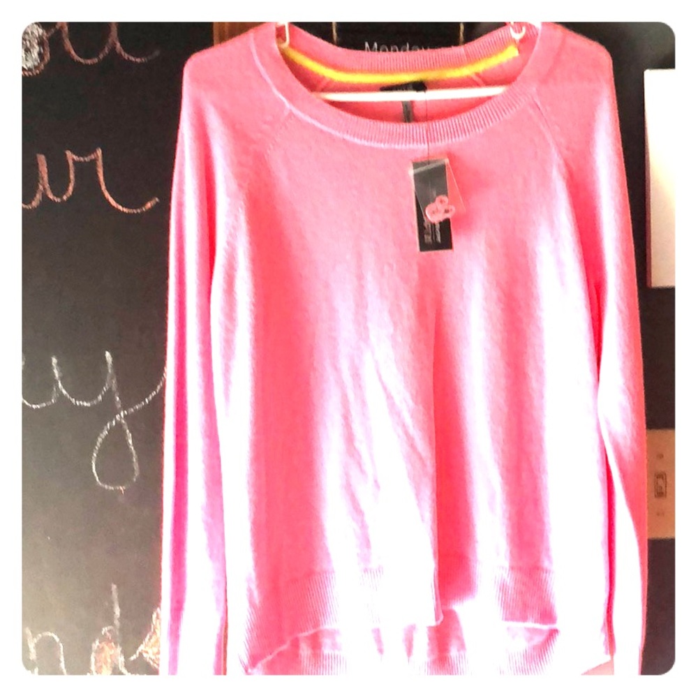 100% cashmere sweater. Size medium. New with tags.